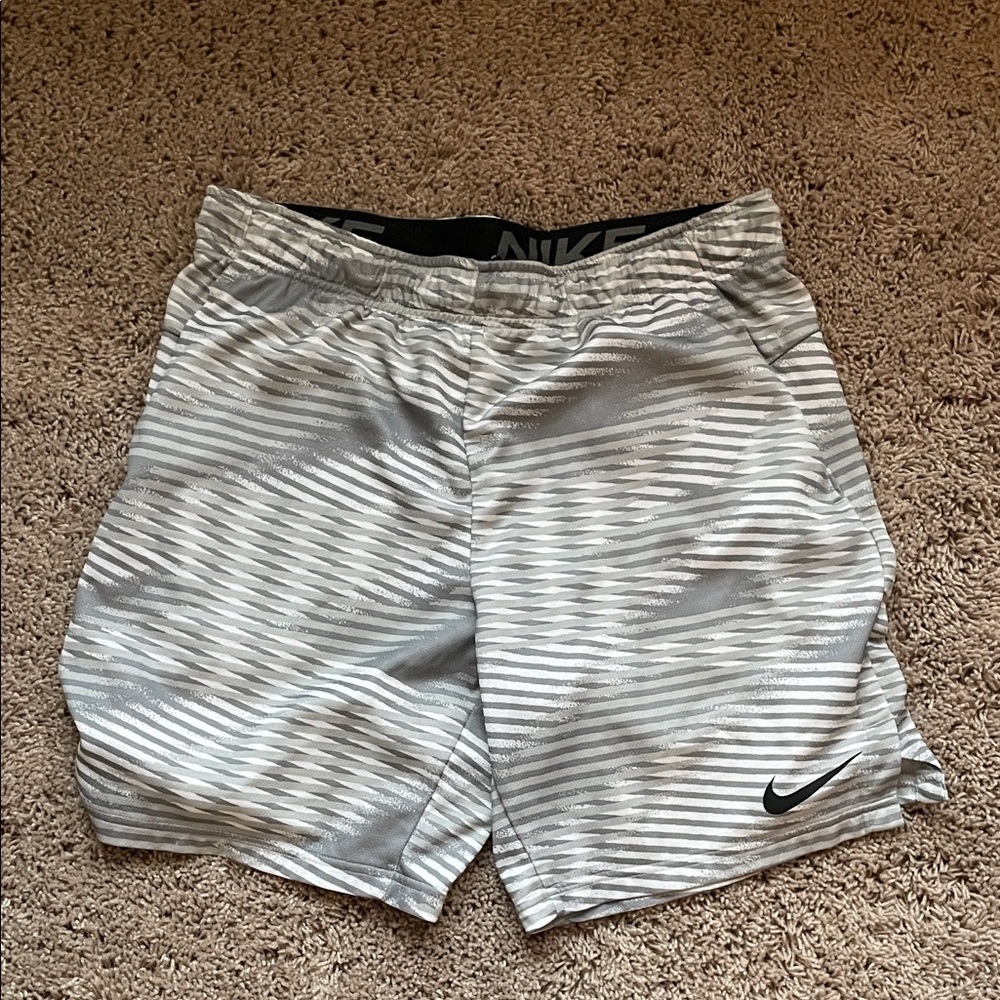 Like new Nike Gray Striped Athletic Shorts size large